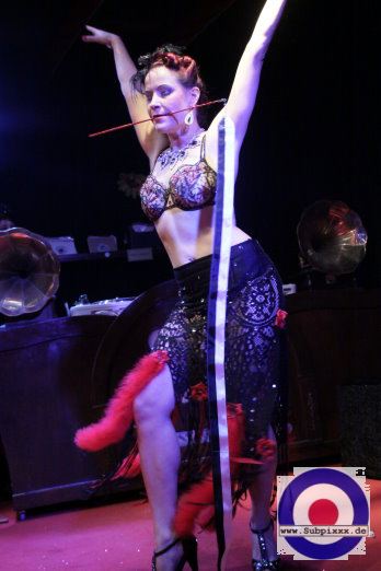 Roxie Heart (D) Ballroom Goes Burlesque - Noels Ballroom, Leipzig 15. September 2012 (20).JPG